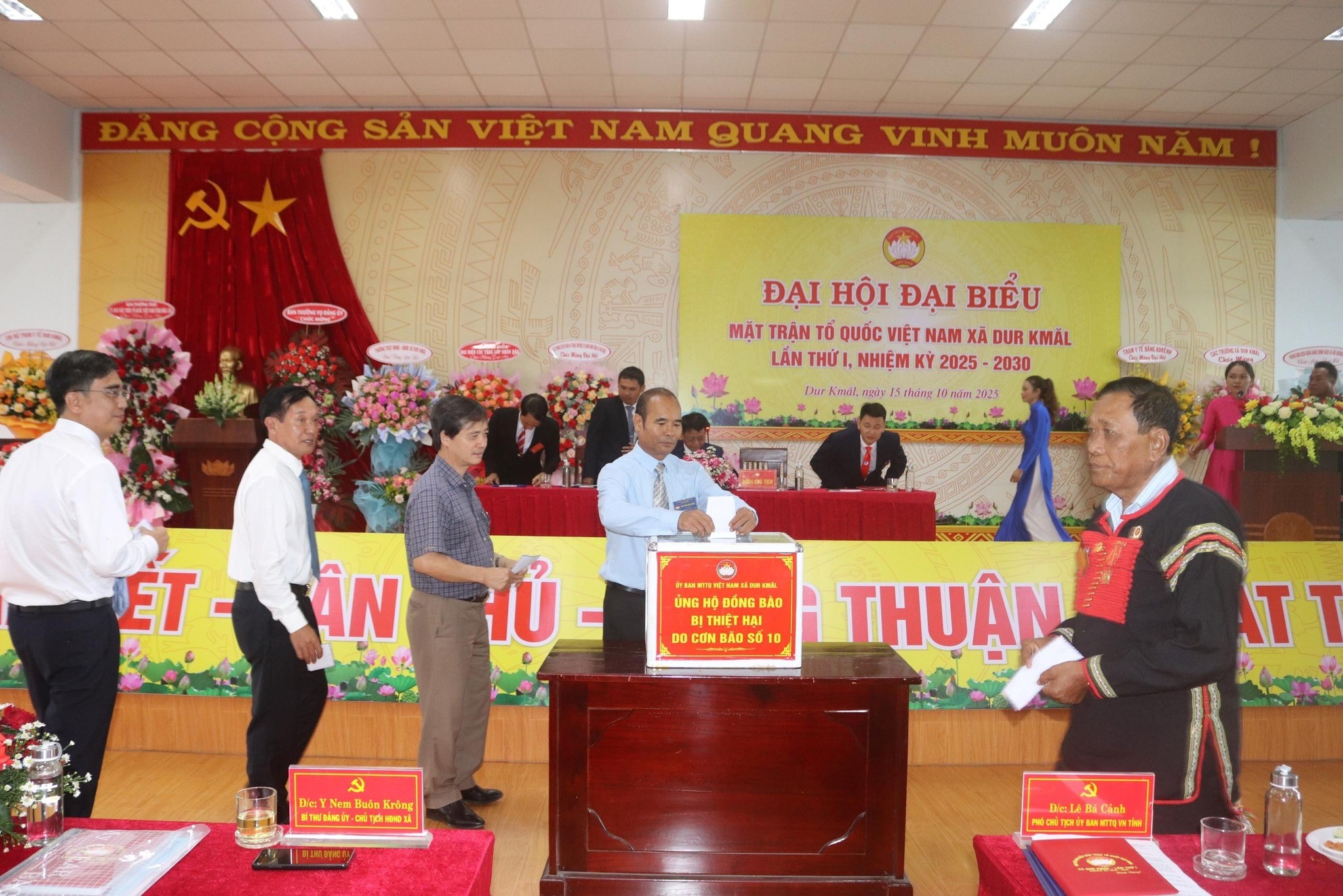 Ủy ban MTTQ Việt Nam xã Dur Kmăl quyên góp Ủng hộ đồng bào miền Bắc khắc phục hậu quả bão số 10